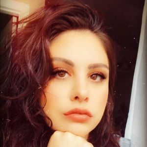 Meet your Posher, Laurel